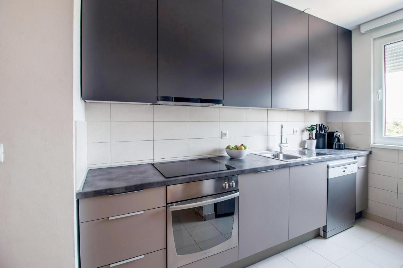 Apartment Montesa Zadar Bagian luar foto