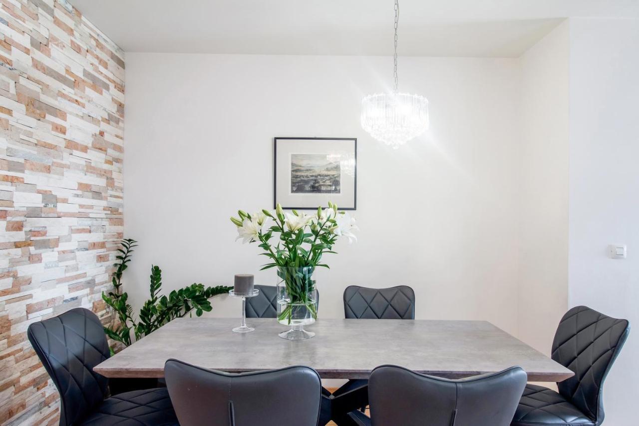 Apartment Montesa Zadar Bagian luar foto