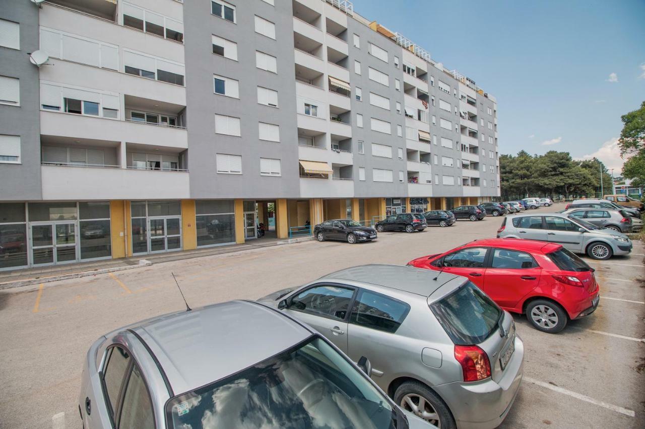 Apartment Montesa Zadar Bagian luar foto
