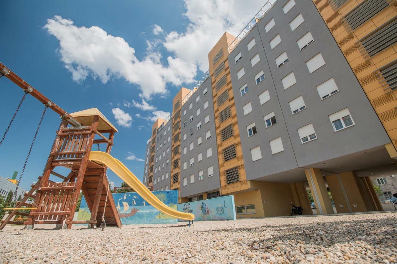 Apartment Montesa Zadar Bagian luar foto