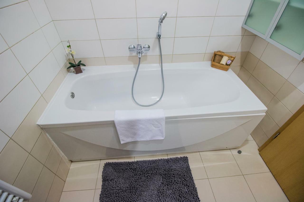 Apartment Montesa Zadar Bagian luar foto
