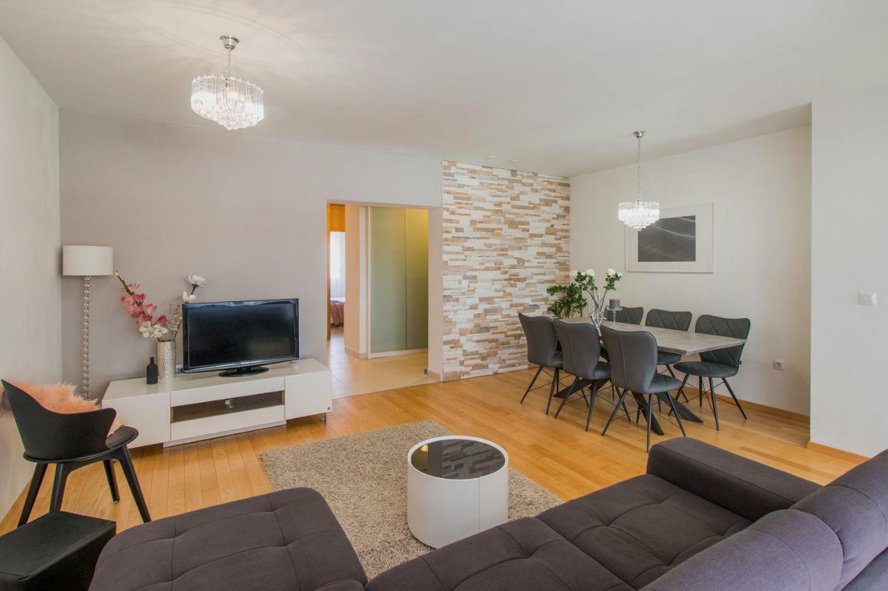 Apartment Montesa Zadar Bagian luar foto