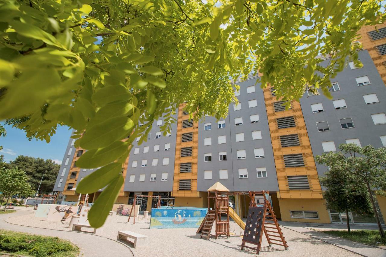 Apartment Montesa Zadar Bagian luar foto