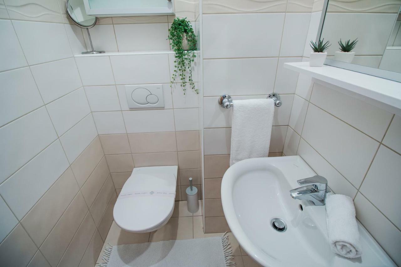 Apartment Montesa Zadar Bagian luar foto